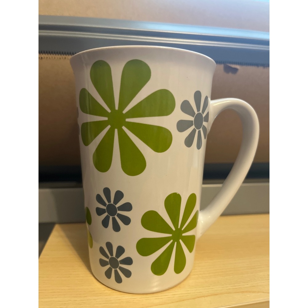 Great Gatherings Retro Floral Latte Mug White Lime Green Gray Daisy Ceramic 6in